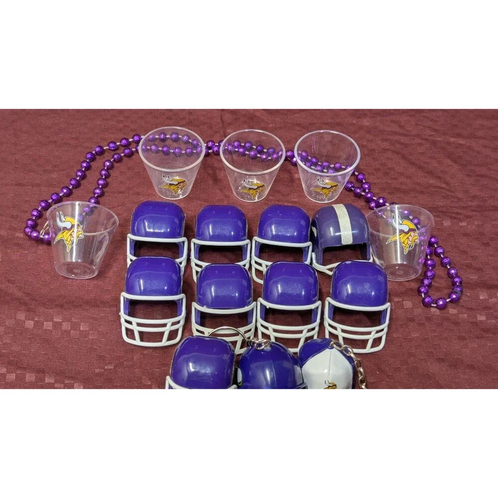Minnesota Vikings Lot Of 18, Stickers, Mini Helmets, Necklaces And Keychain